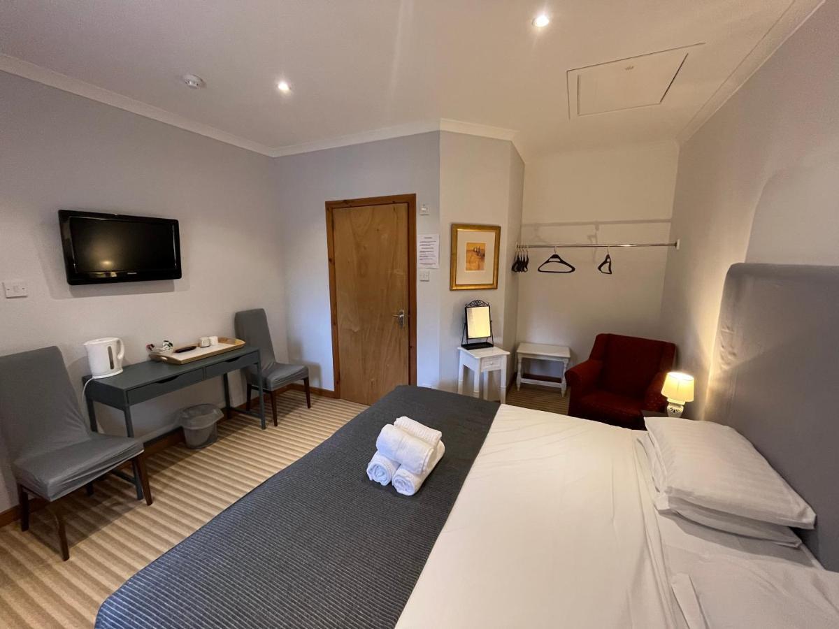 Columba House Hotel Кингъси Екстериор снимка