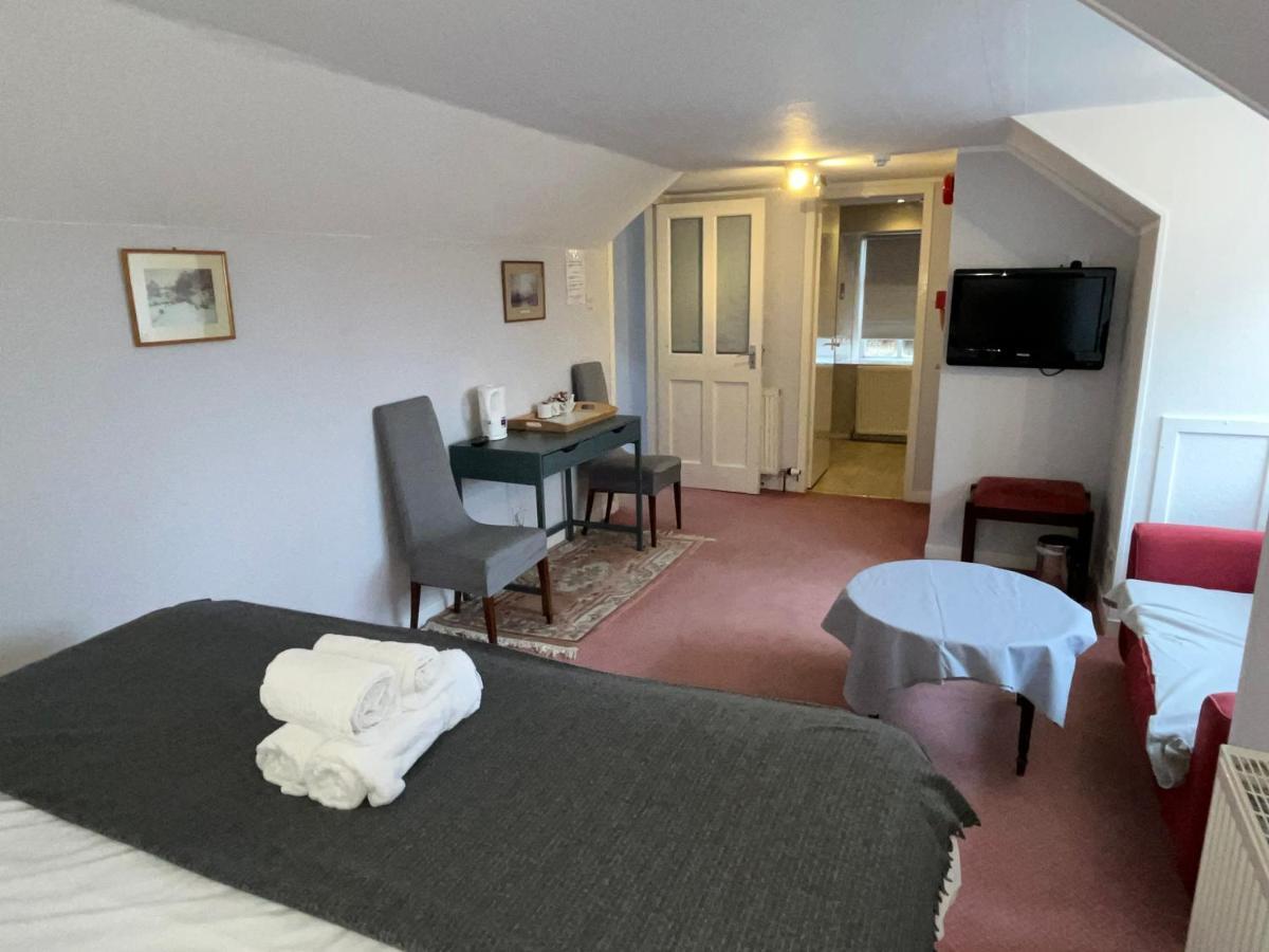 Columba House Hotel Кингъси Екстериор снимка