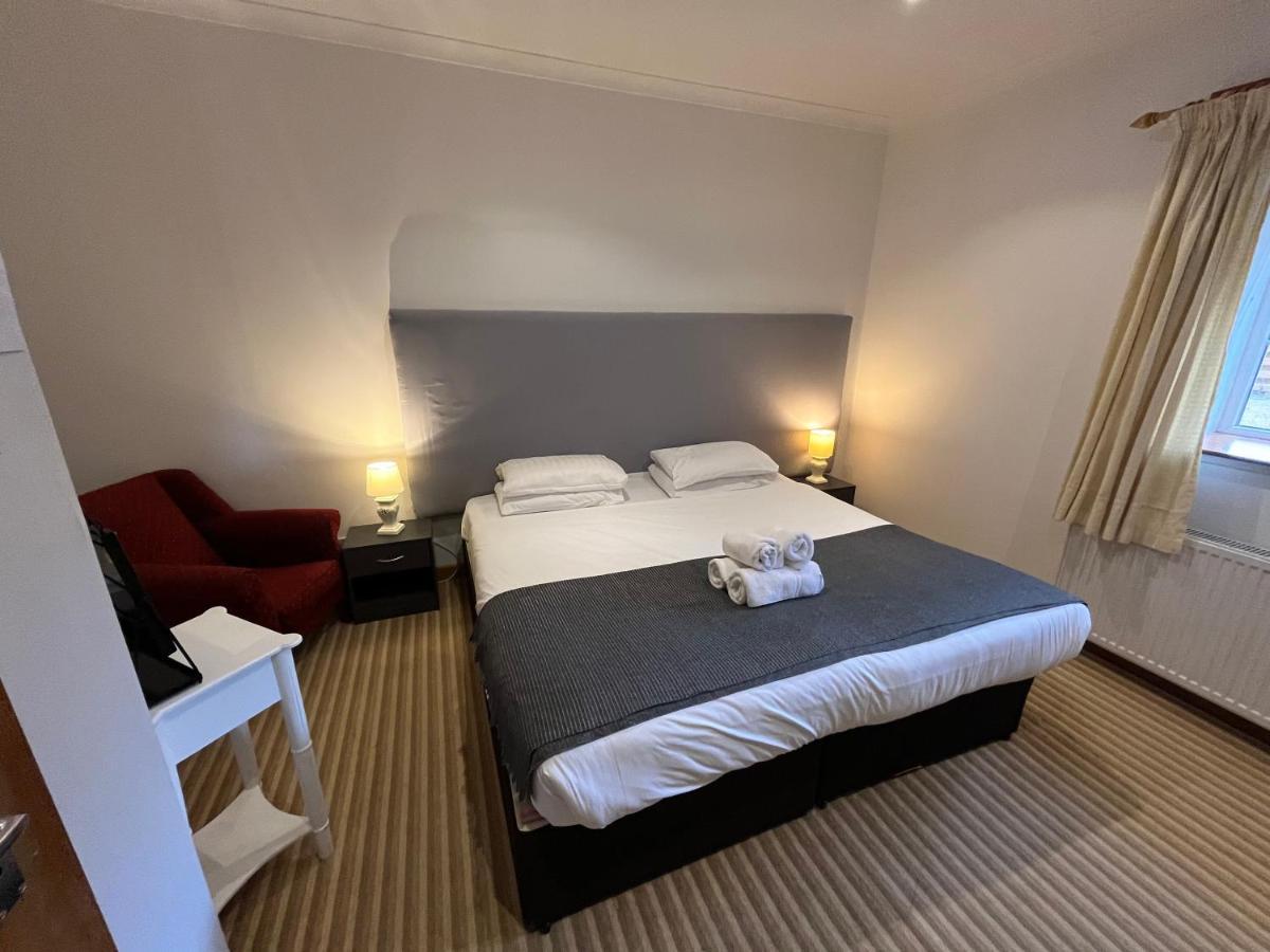 Columba House Hotel Кингъси Екстериор снимка