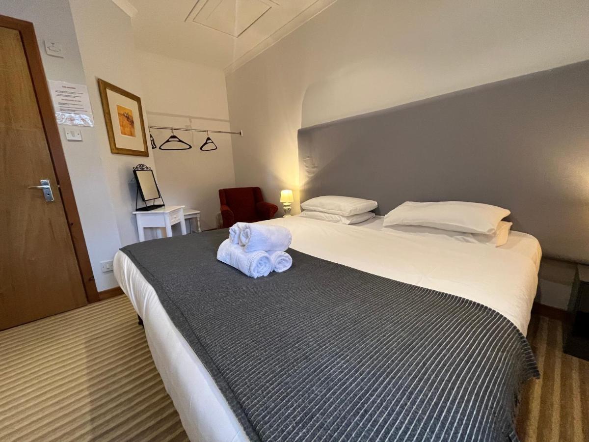 Columba House Hotel Кингъси Екстериор снимка