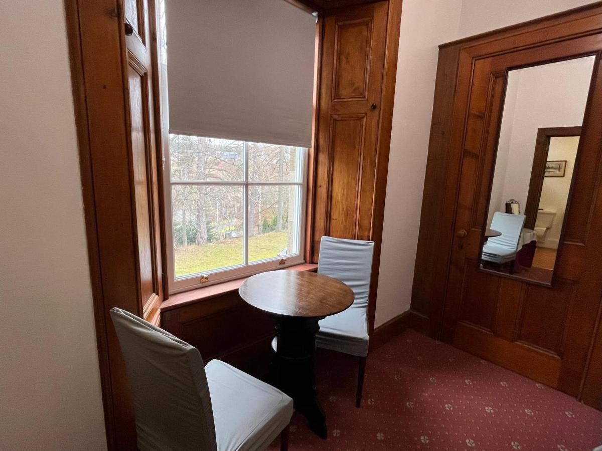 Columba House Hotel Кингъси Екстериор снимка