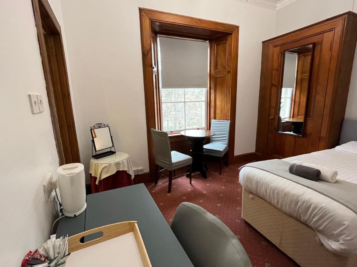 Columba House Hotel Кингъси Екстериор снимка