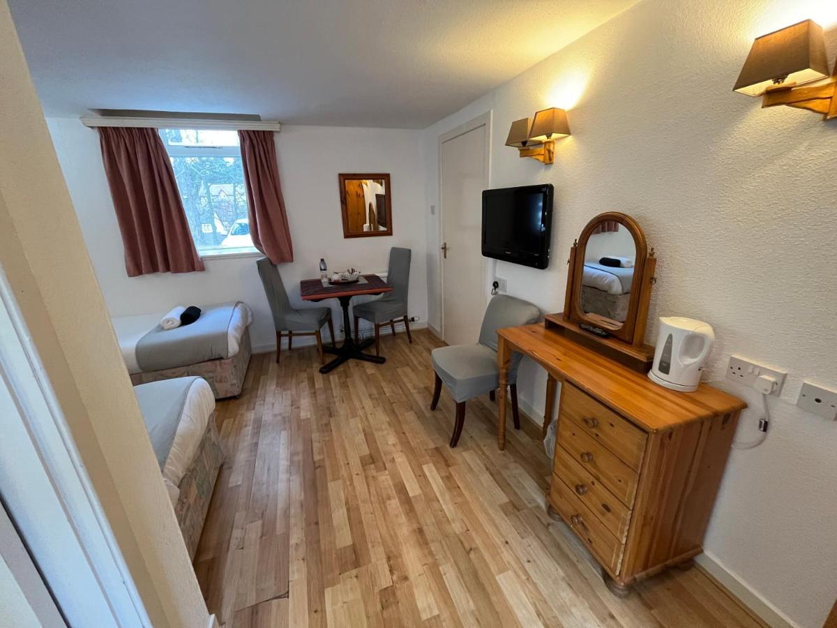 Columba House Hotel Кингъси Екстериор снимка