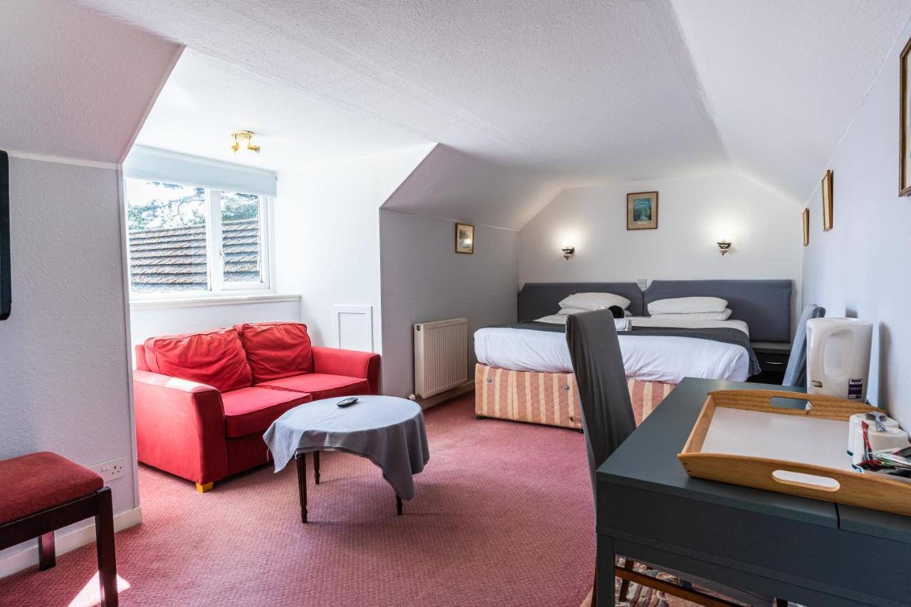 Columba House Hotel Кингъси Екстериор снимка