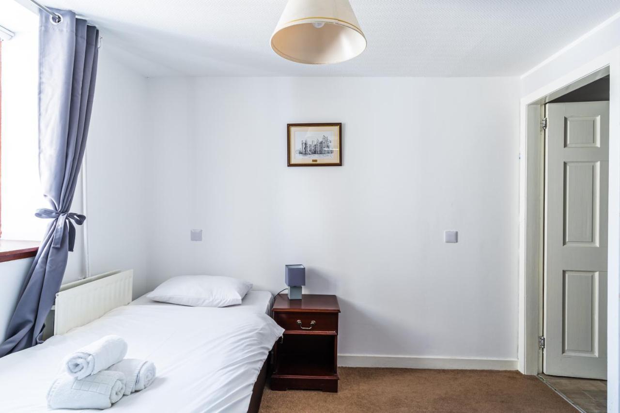 Columba House Hotel Кингъси Екстериор снимка