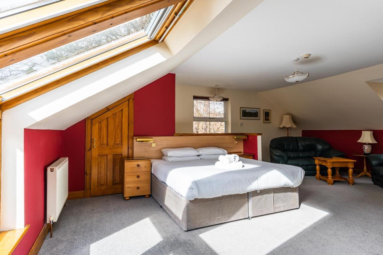 Columba House Hotel Кингъси Екстериор снимка