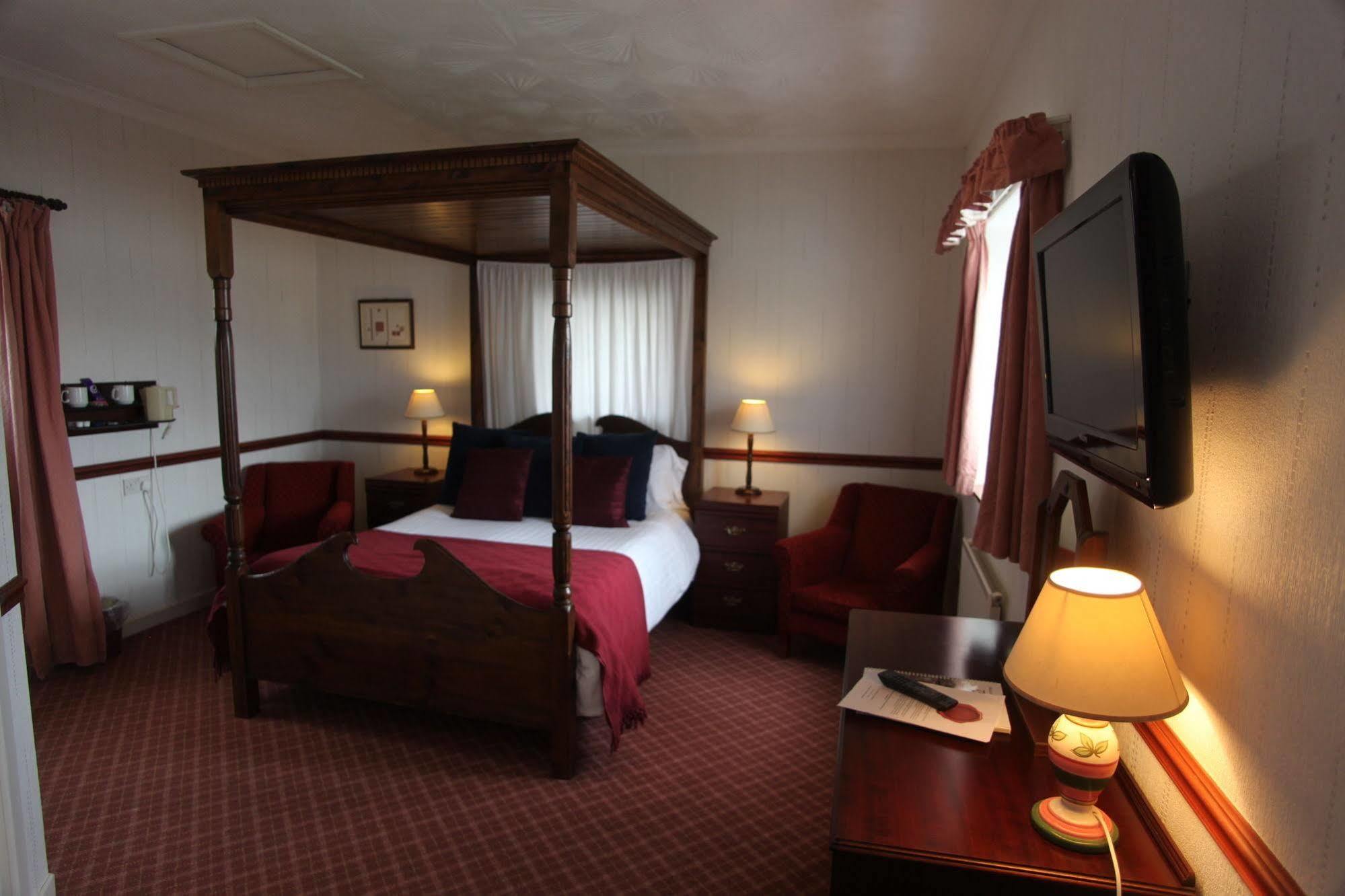 Columba House Hotel Кингъси Екстериор снимка