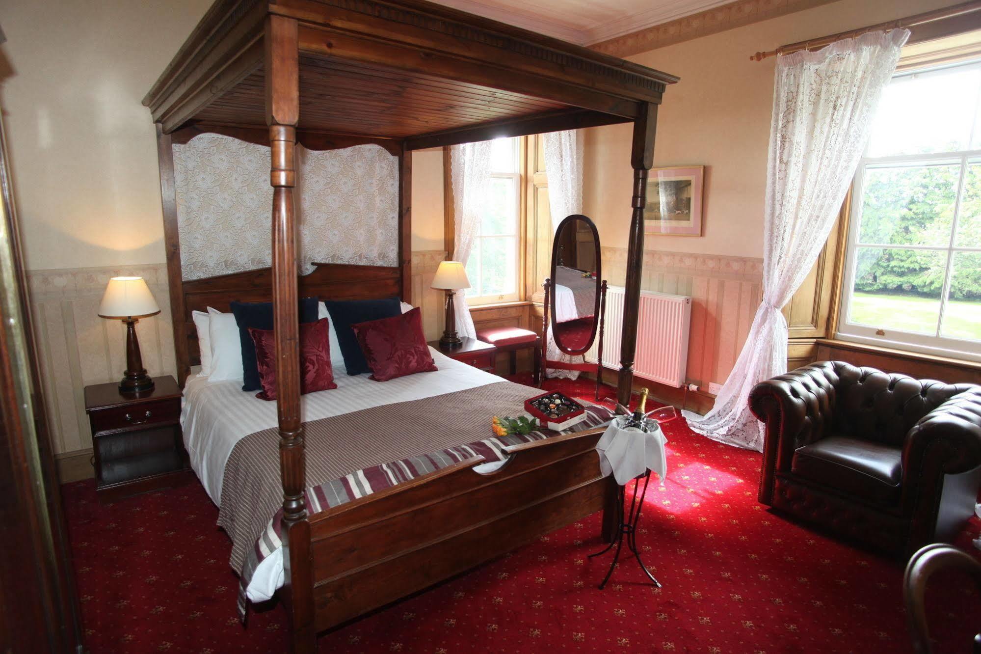 Columba House Hotel Кингъси Екстериор снимка
